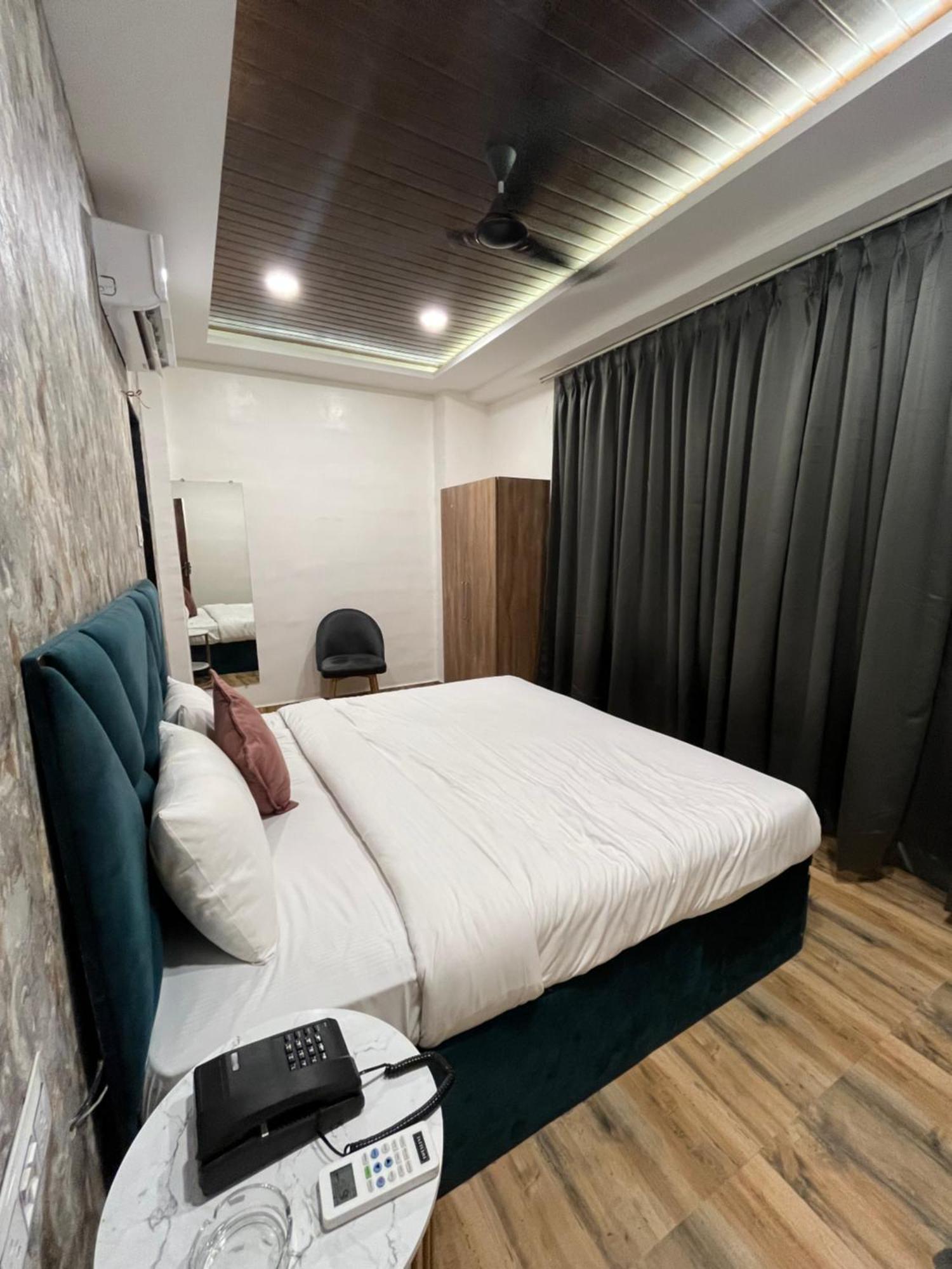 Hotel Vedicvista Indore Luaran gambar